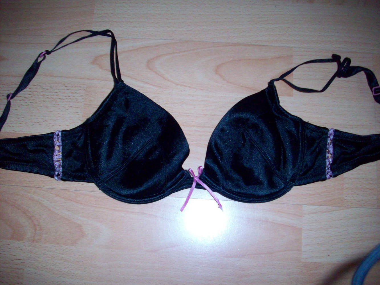 Schwazer BH mit rosa Schleifchen, Gr. 75B