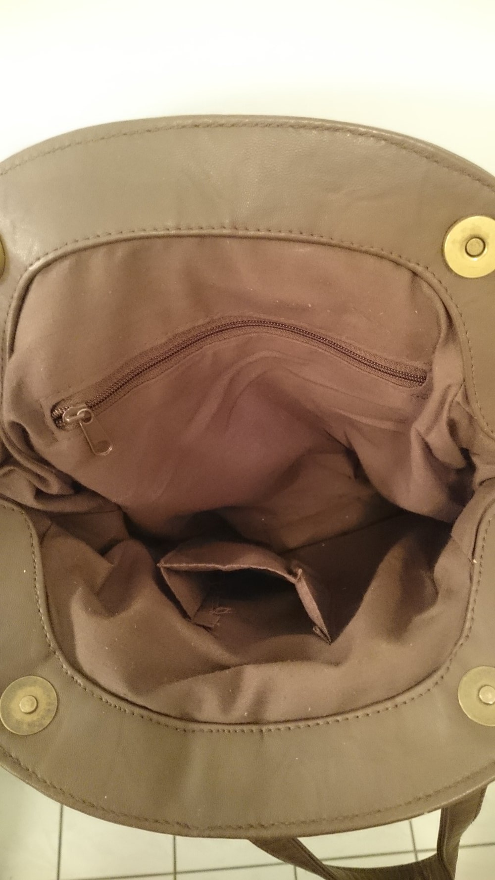 Kleine braune Handtasche