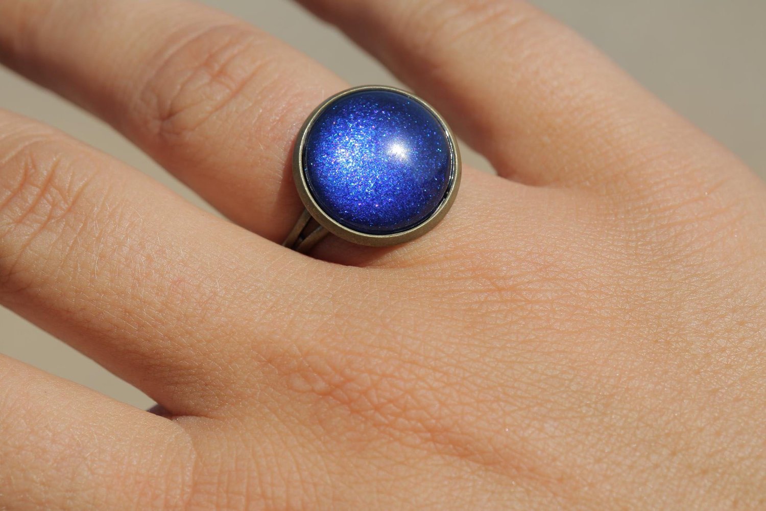 Neu - Ring mit Kobaltblauem Stein