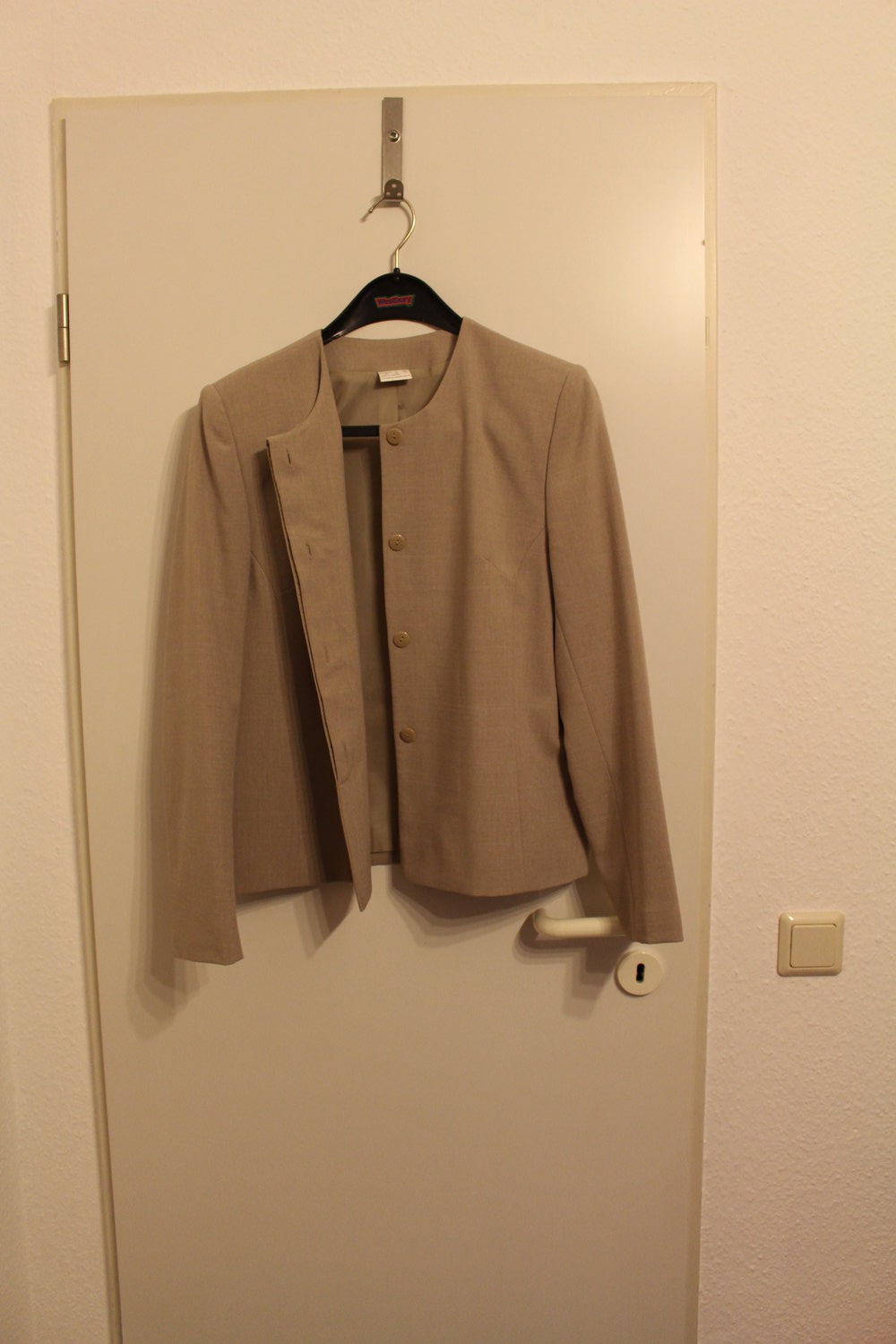 313. Damen Hosenanzug von Quelle, Gr. 38, Farbe sand/beige