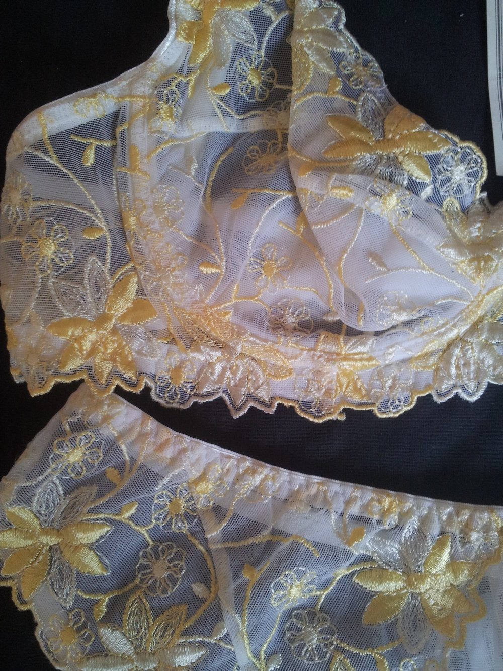 Magali, gelb weiß durchsichtiig, slip 42 BH 80B