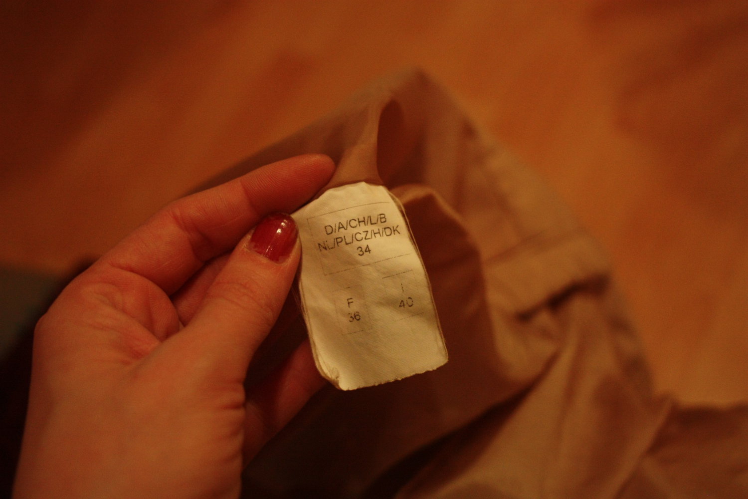 Schöner beiger weicher Mantel, Gr. 34