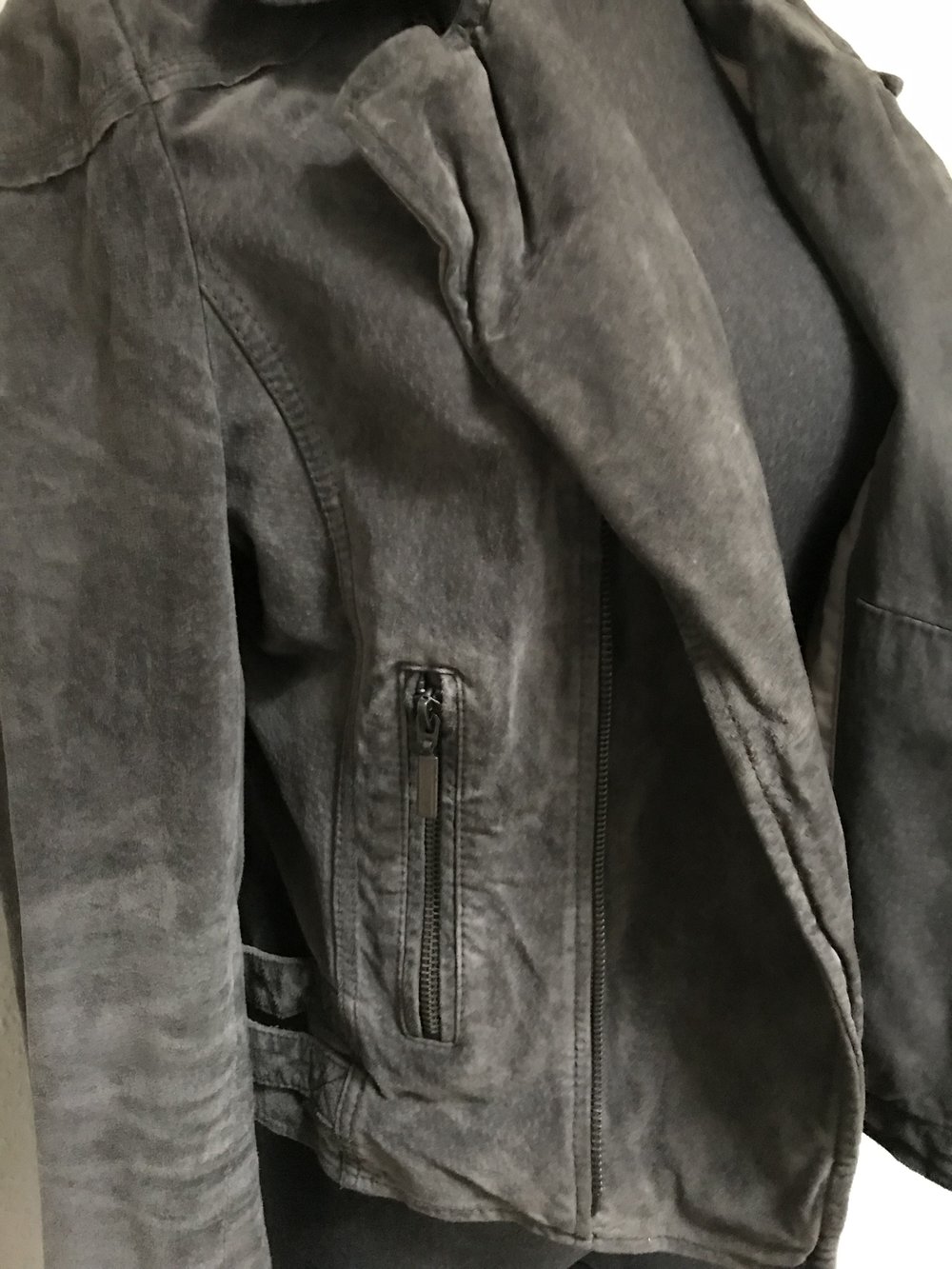 Graue Echtlederjacke von Review 