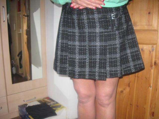 *** Zuckersüßer Faltenrock ***