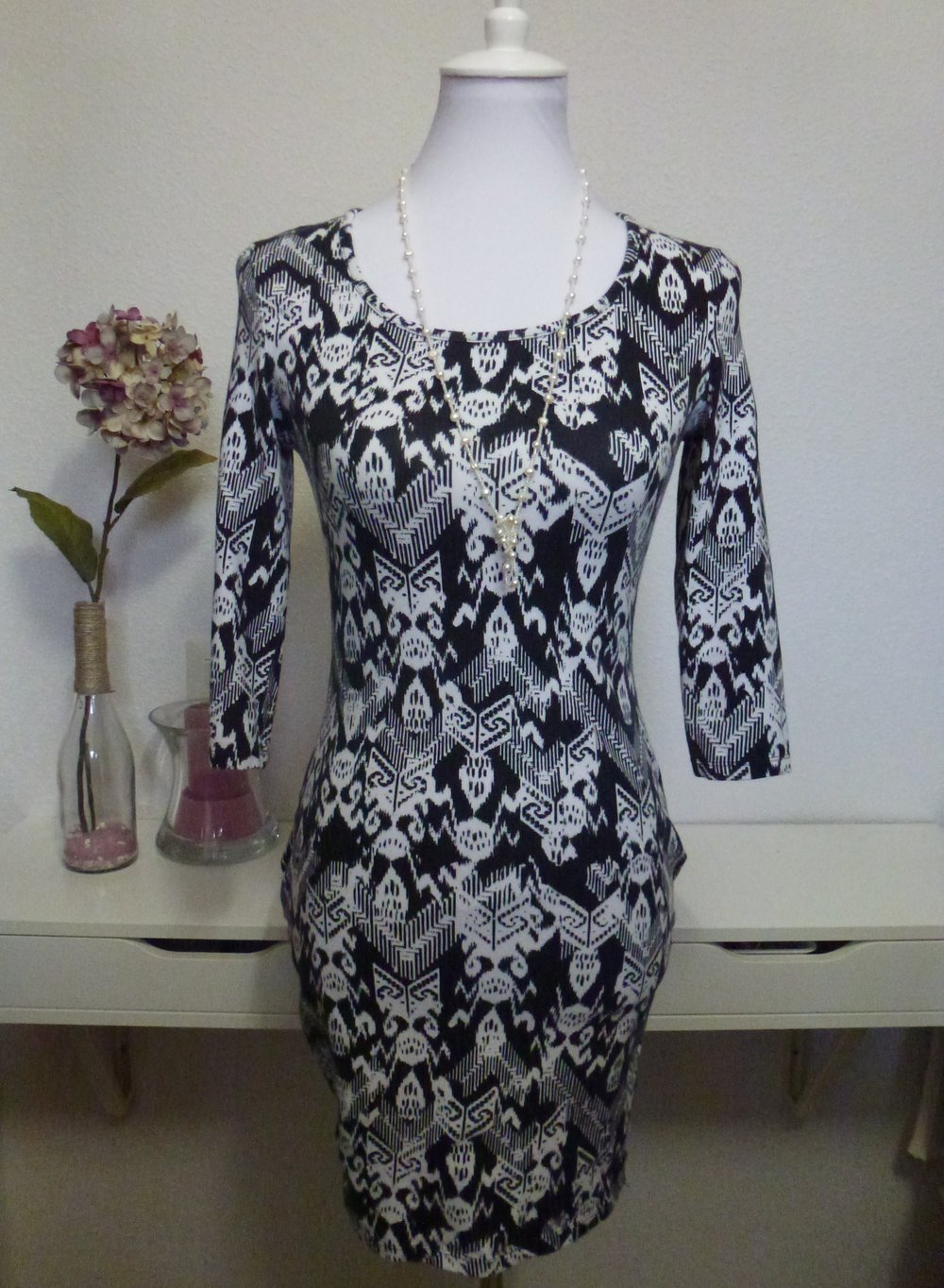 Schönes Kleid in Größe 38 von Amisu