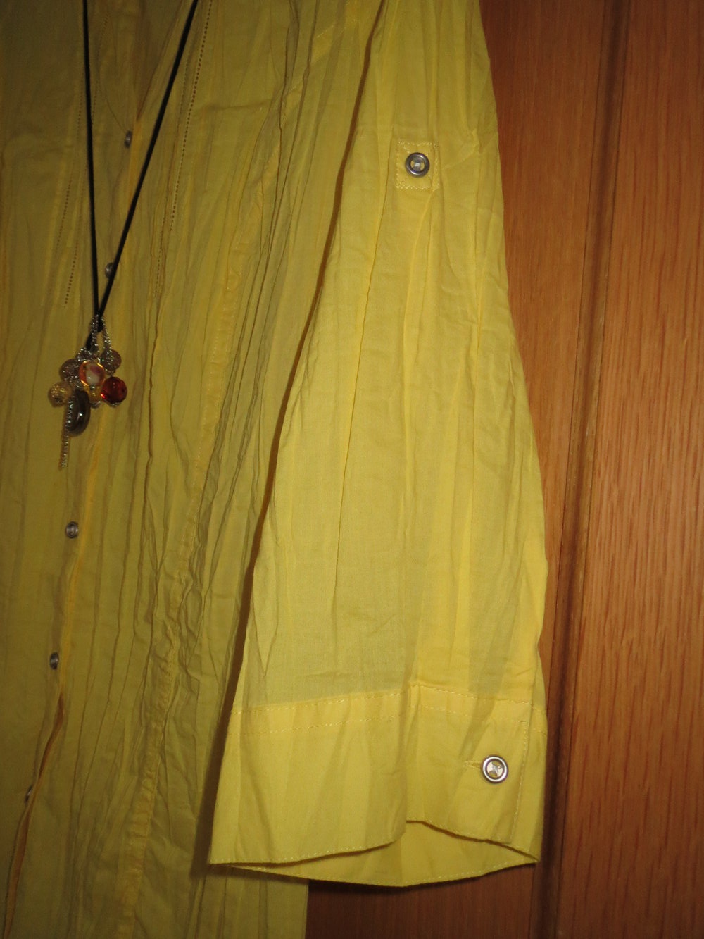 Bluse mit Kette, Gr.42/M, gelb