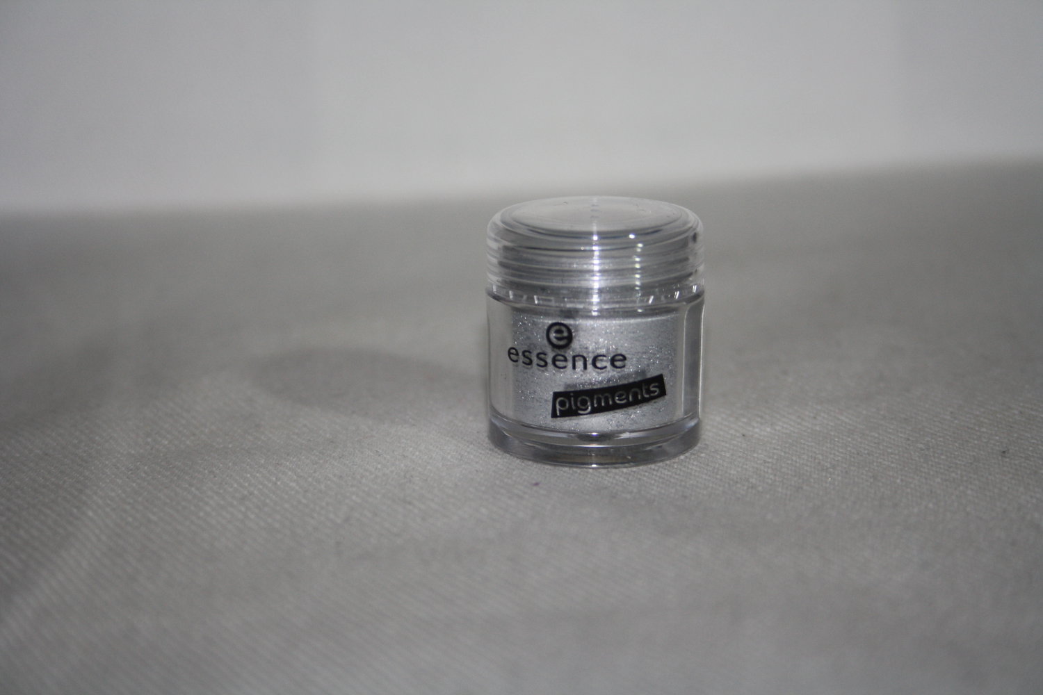 * essence pigments Pigment 05 star dust