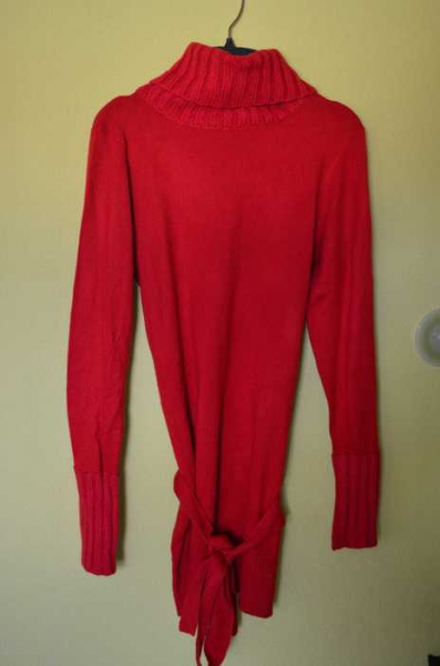 langer Rollkragenpulli