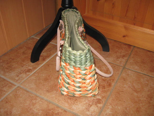 *** Neue Farbenfrohe Basttasche ***