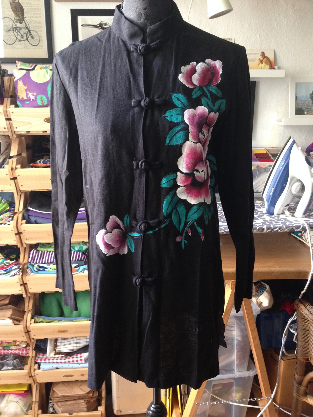 Asiatische Jacke mit Blumen