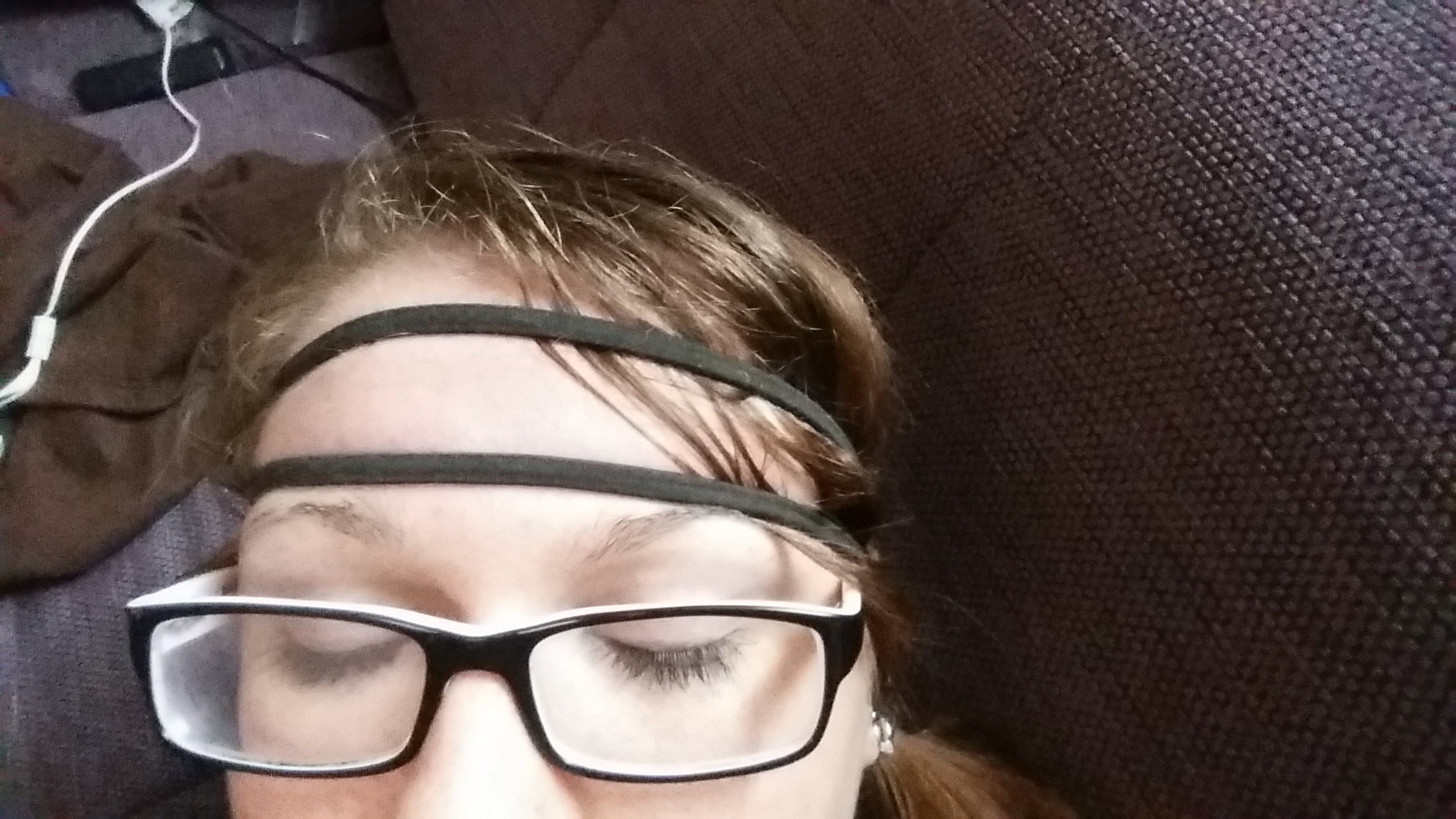 2 schwarze Haarbänder 