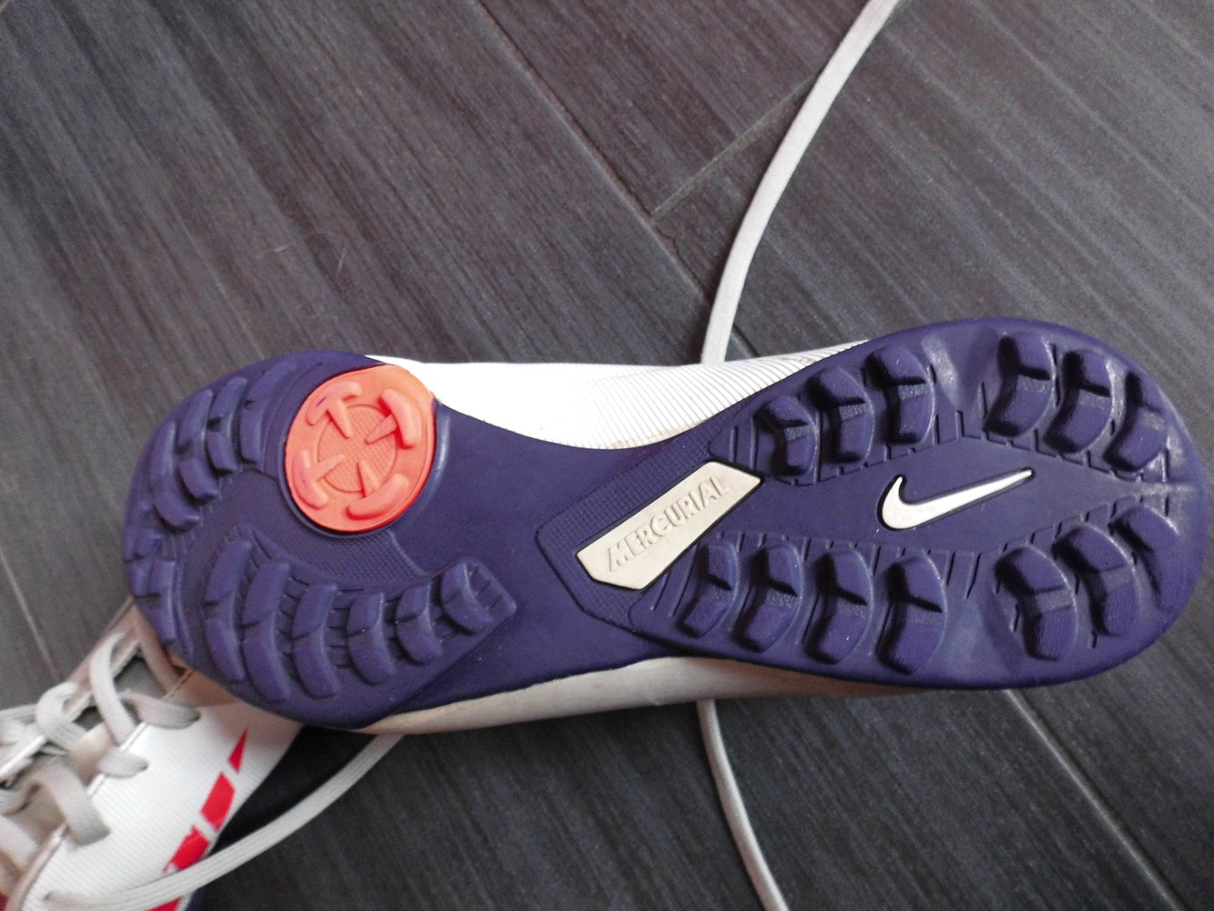 Nike Mercurial Fussballschuhe Hartplatz Kunstrasen Gr.38,5 US 6 UK 5,5 silber