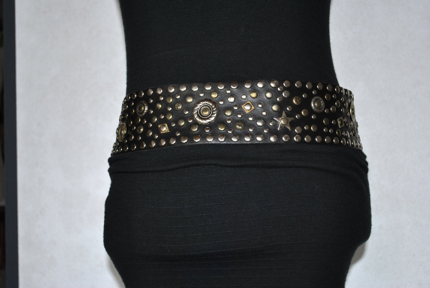  Gürtel Nieten Nietengürtel 85cm Umfang Leder schwarz breit 