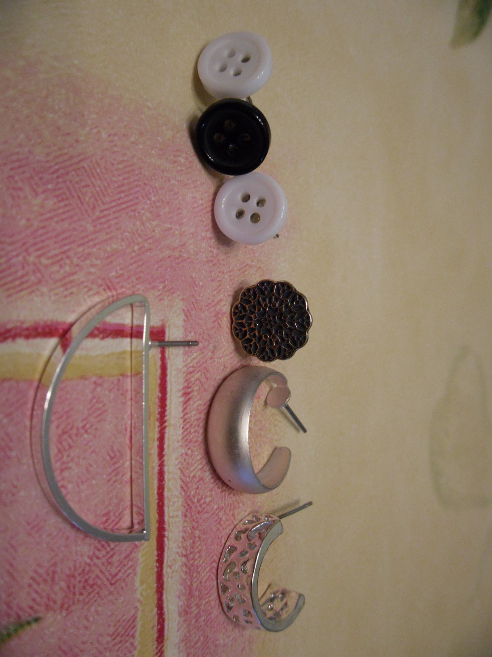 Ohrstecker, vorwiegend Einzelstücke