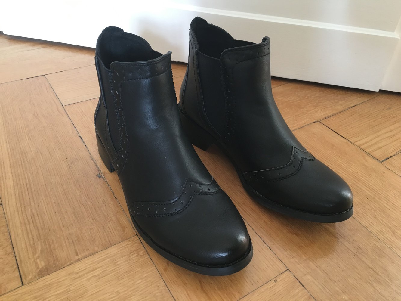 Chelsea Boots Flache Stiefel Stiefeletten schwarz Kunstleder Imitat Vintage 