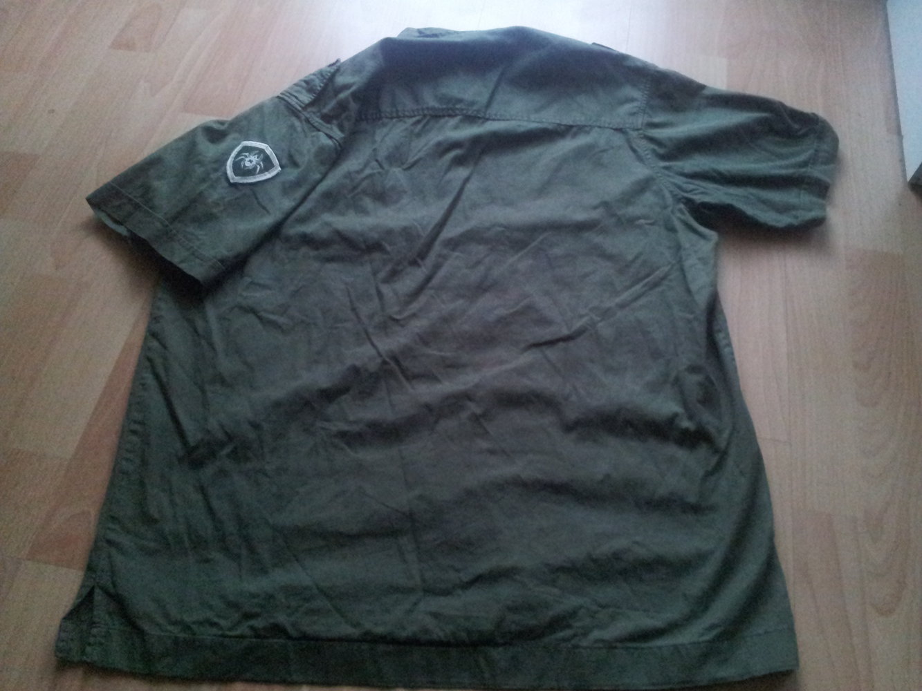 Hemd oliv grün khaki Gr. 188 M kurze Ärmel 