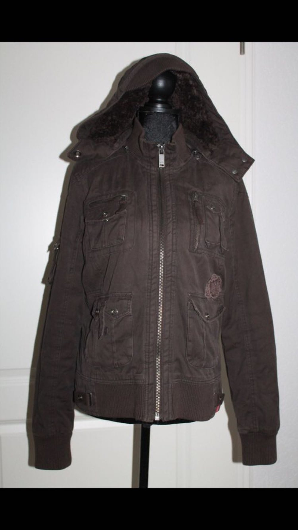 Super schöne und bequeme warme Winterjacke Jacke von Esprit mit süßen Details