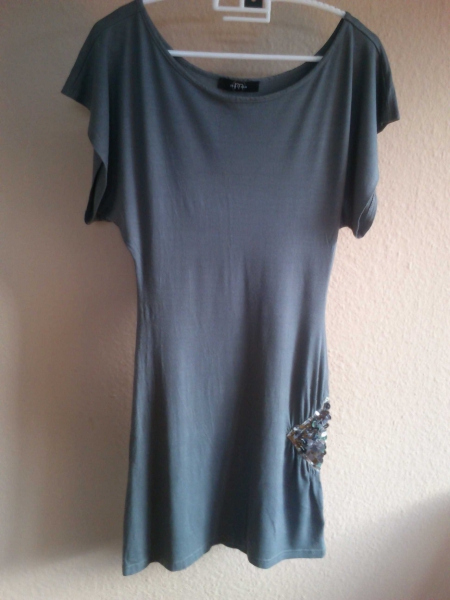 Kleid mit Pailletten