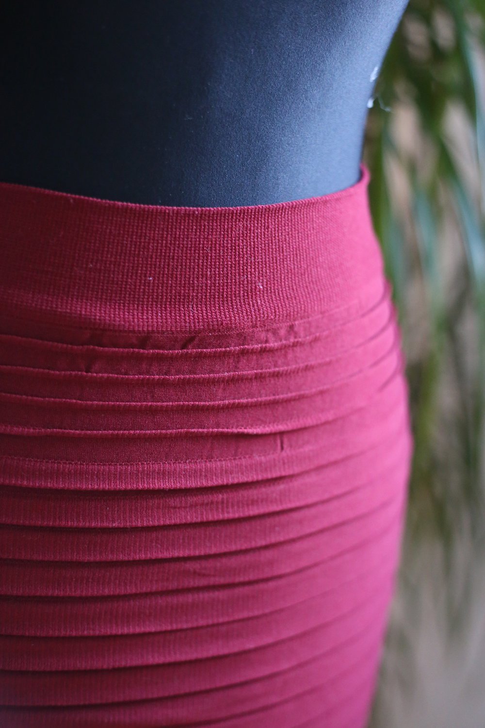 Dunkelroter Minirock Falten XS 34