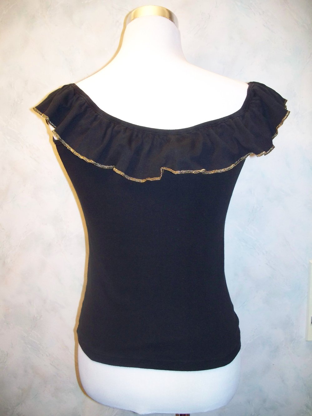 Top Shirt schwarz schulterfrei off-shoulder mit Rüschen im Boho-Style