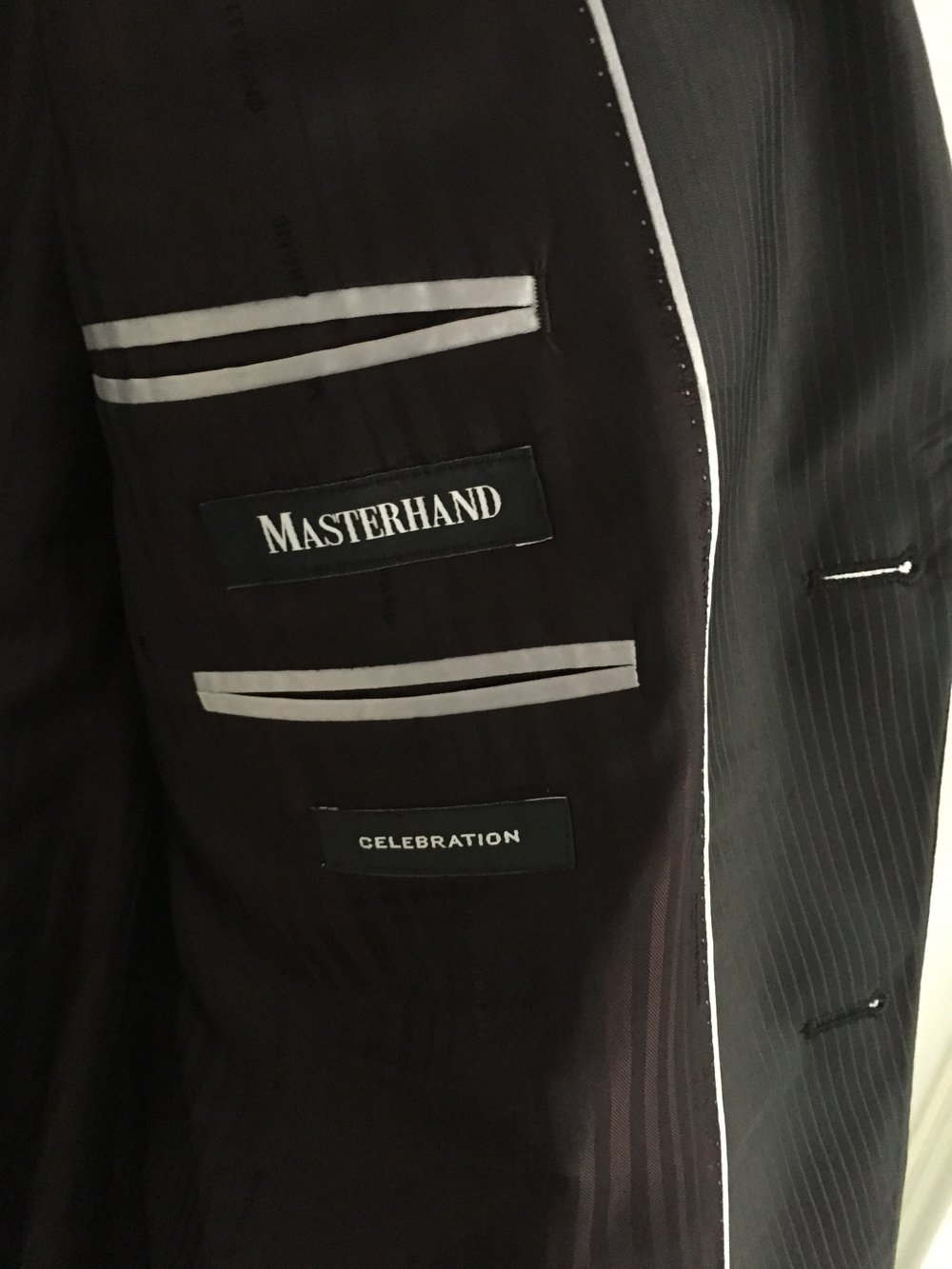 Schwarzer Anzug mit silbergrauem Streifen Gr. 54 inkl. Weste und Plastron