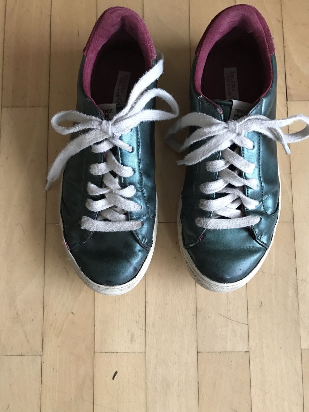 Zara Sneakers grün-metallic