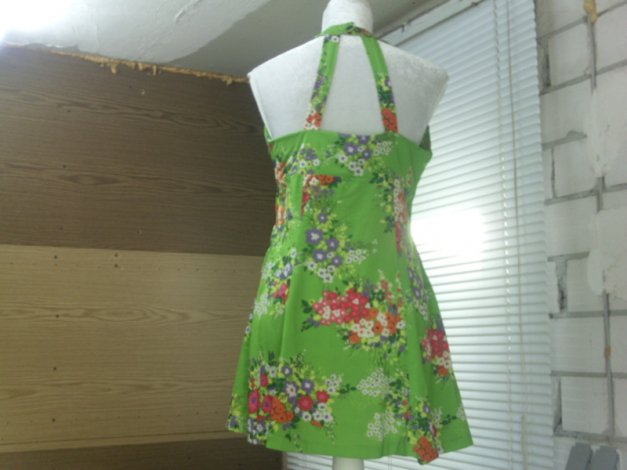 *** Chices Kleid ~ Blumen ~ Neckholder *** 