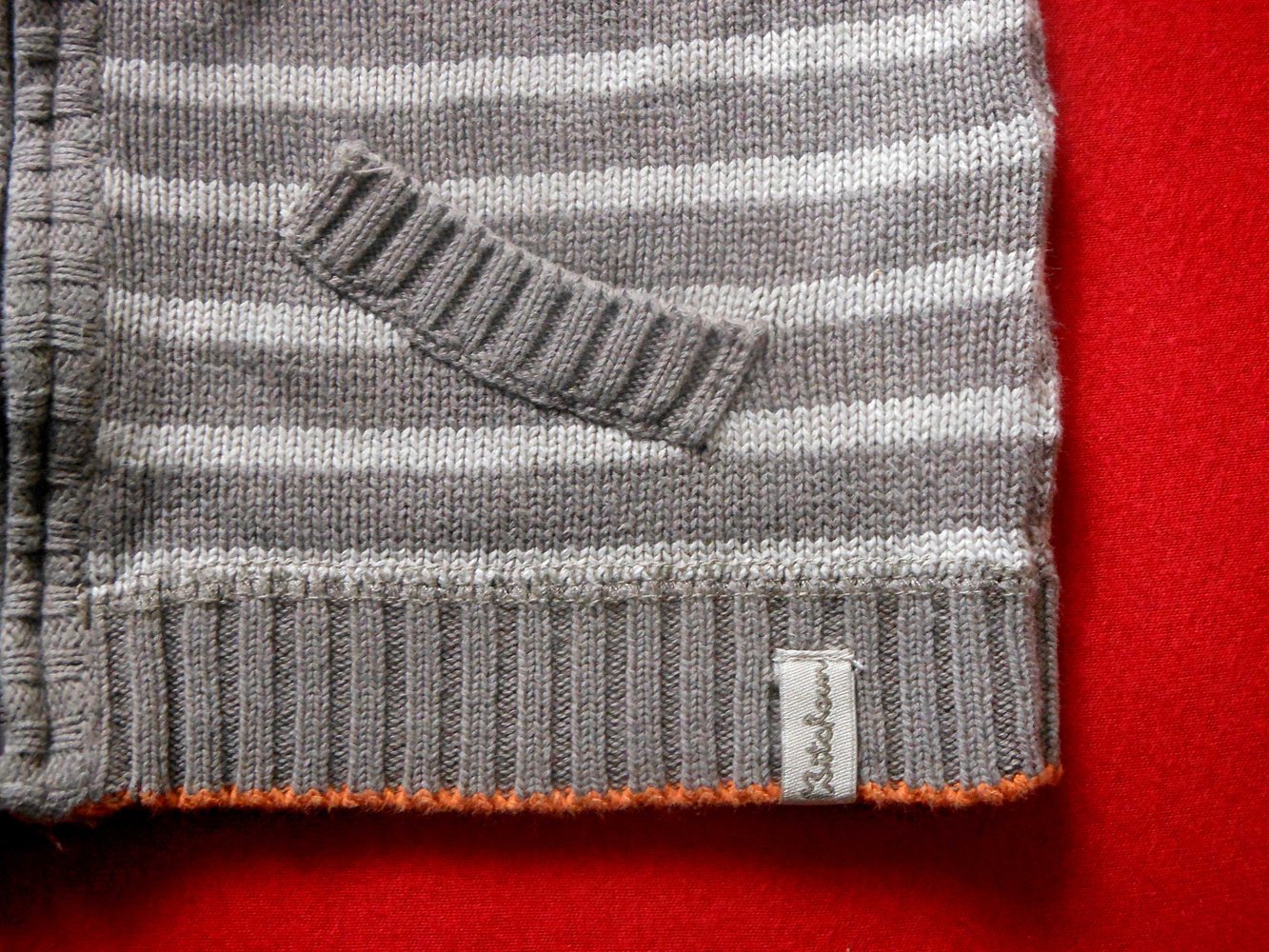 gestreifte Strickjacke für Frühling und Sommer