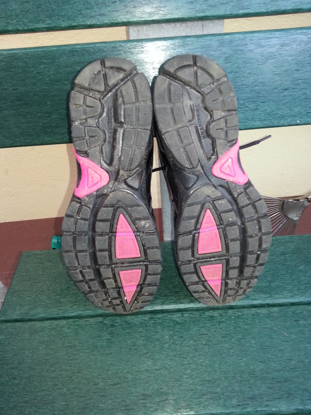 Nike Sneaker Schuhe Turnschuhe schwarz Basic