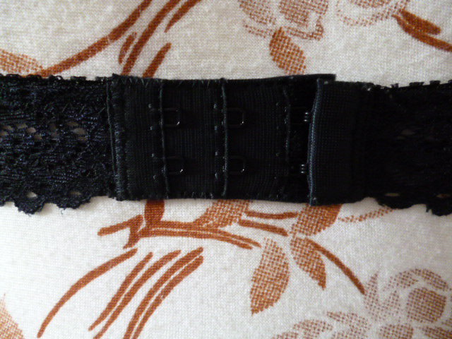 Neckholder Spitzen BH verstellbar 75 / 80 B schwarz