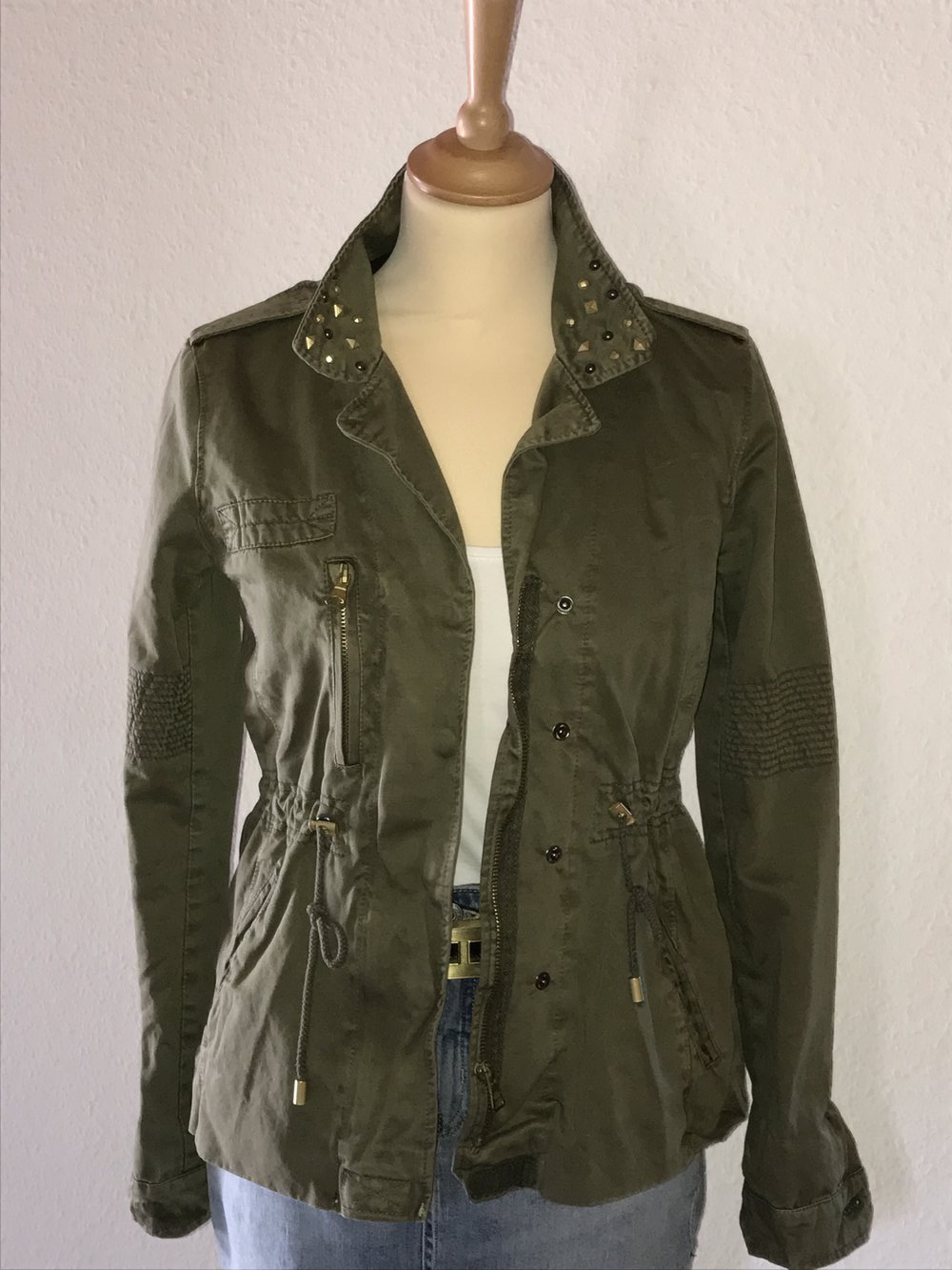 NEU Parka mit goldfarbigen Nieten | ZARA | Gr. XS | Khaki Oliv | mit Etikett