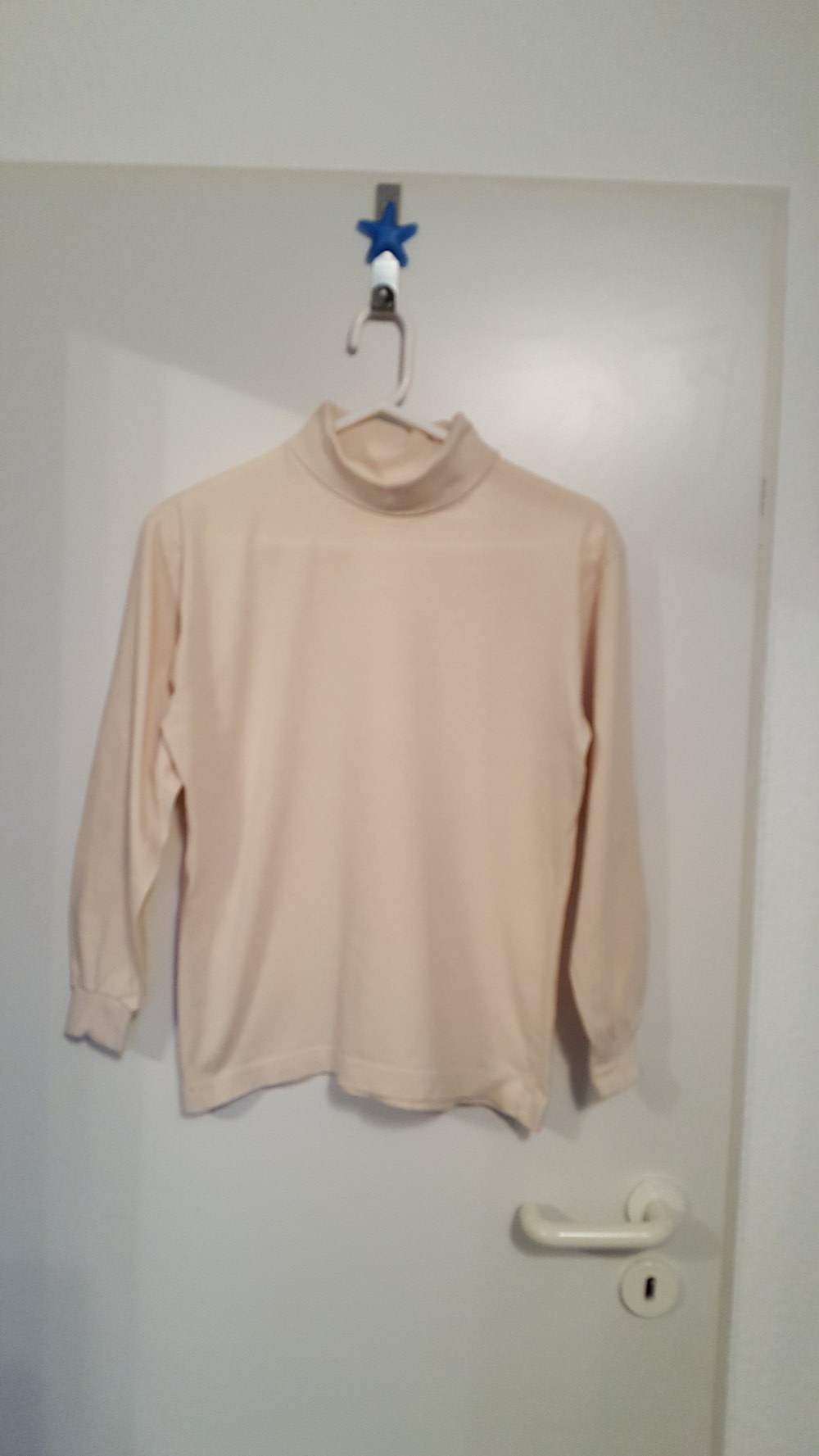 377. Rollkragenpulli von Formicula/Frankreich, Gr. 152, beige