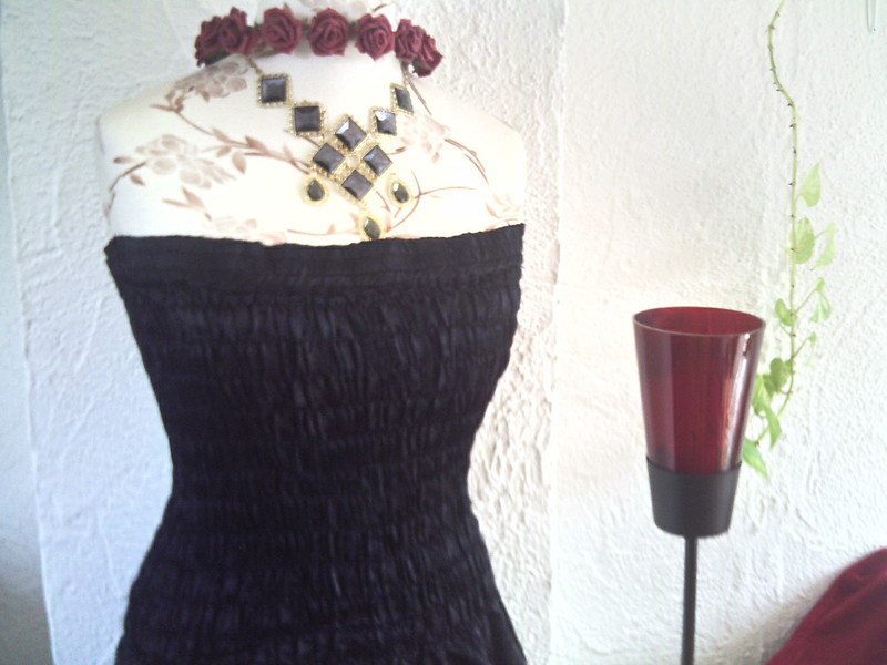 Satin Bandeaukleid edel neu 44