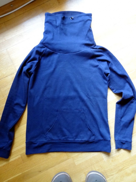 blauer Pulli mit großem Kragen Gr. 38 M Kängurutasche Hoodie