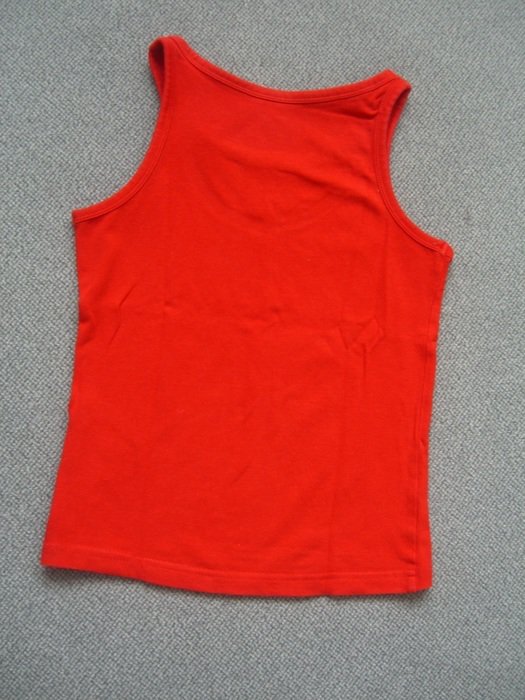Rotes Sporttop