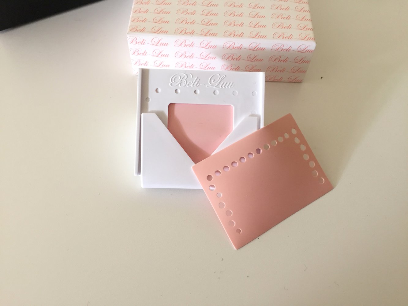 Beli-Luu Lackierhilfe French Maniküre