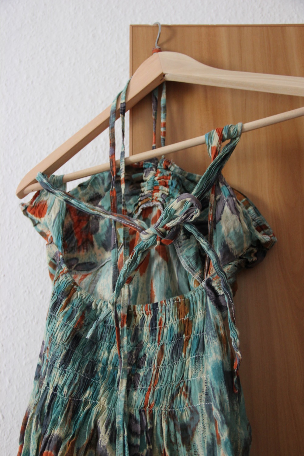 buntes Kleid