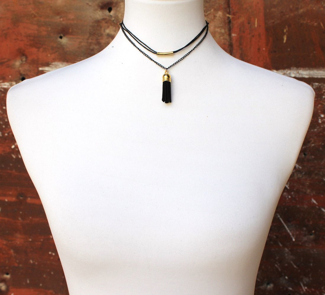 mehrreihige schwarz goldene Choker Halskette mit Bommel bzw. Quaste