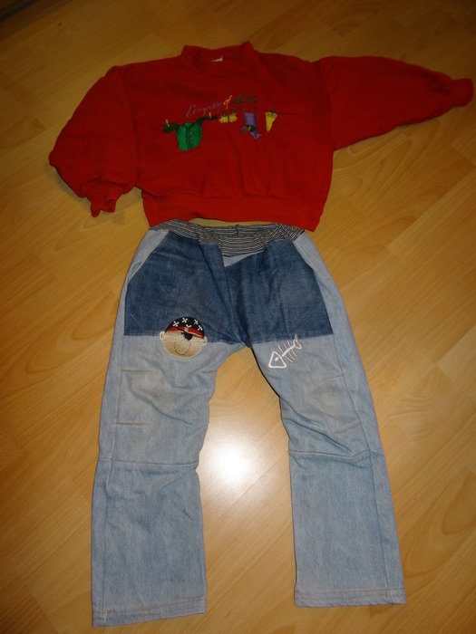 Formicula Pullover Gr. 104 und Jeans Hose ca. Gr. 98 / 104