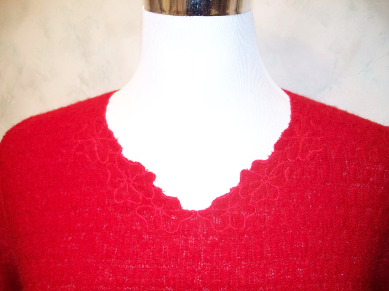 VINTAGE// Roter Pullover mit Blumen/ Blüten von *M. Davis*