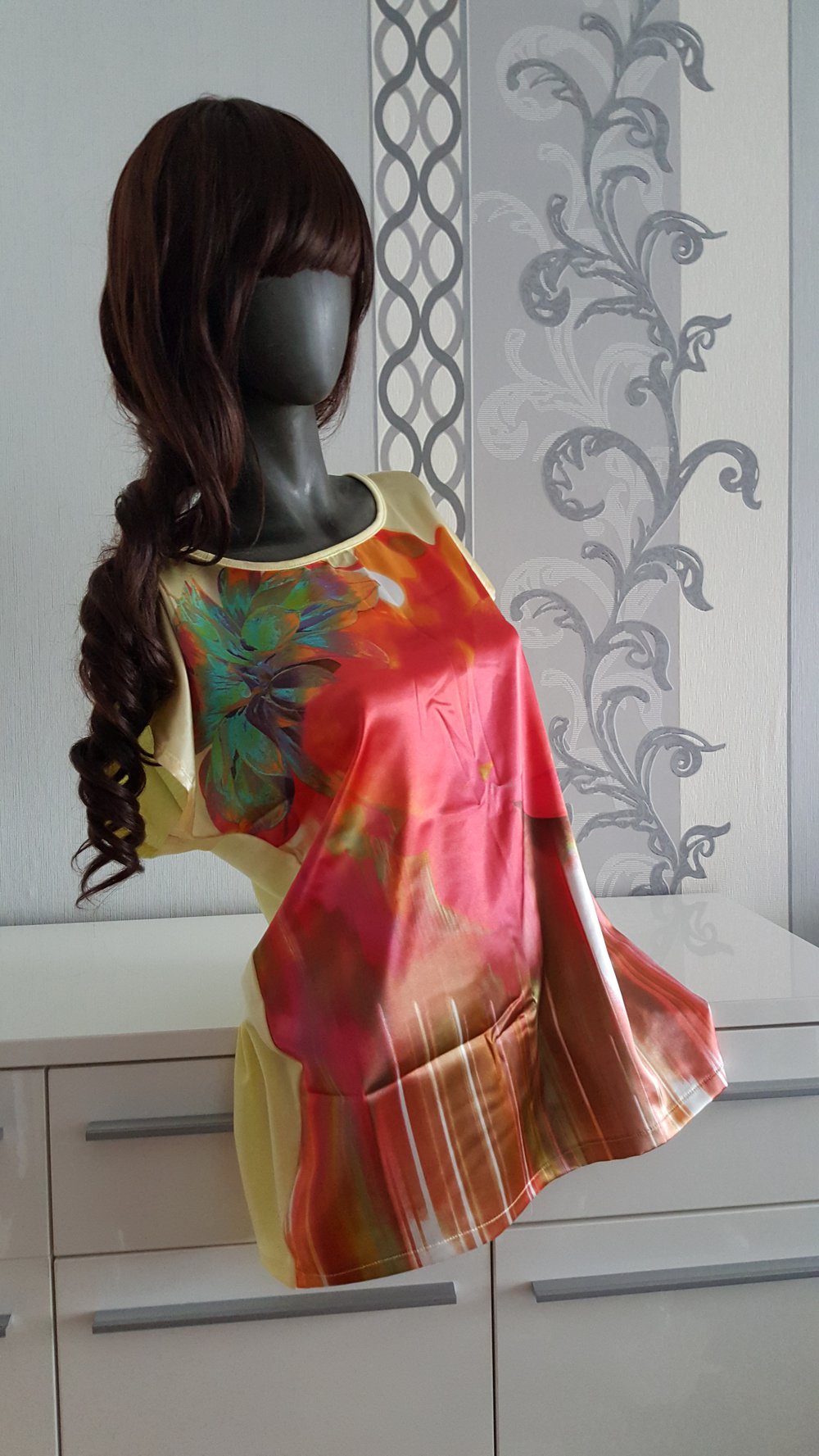 Oberteil gelb vorne glänzend Blumen bunt 42 XL