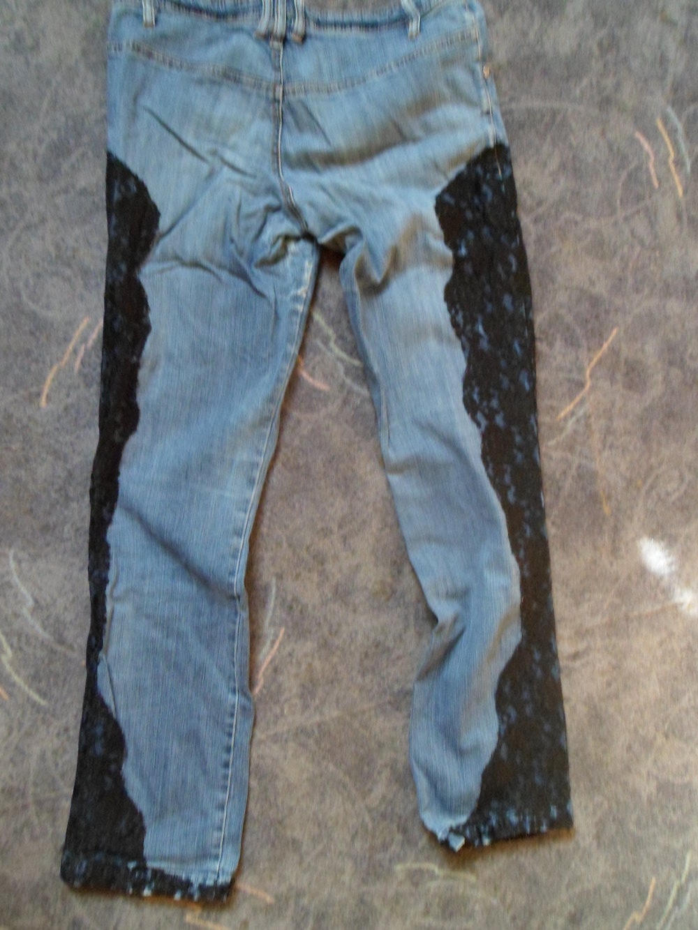 Jeans mit coolem Spitzenbesatz Gr-38 