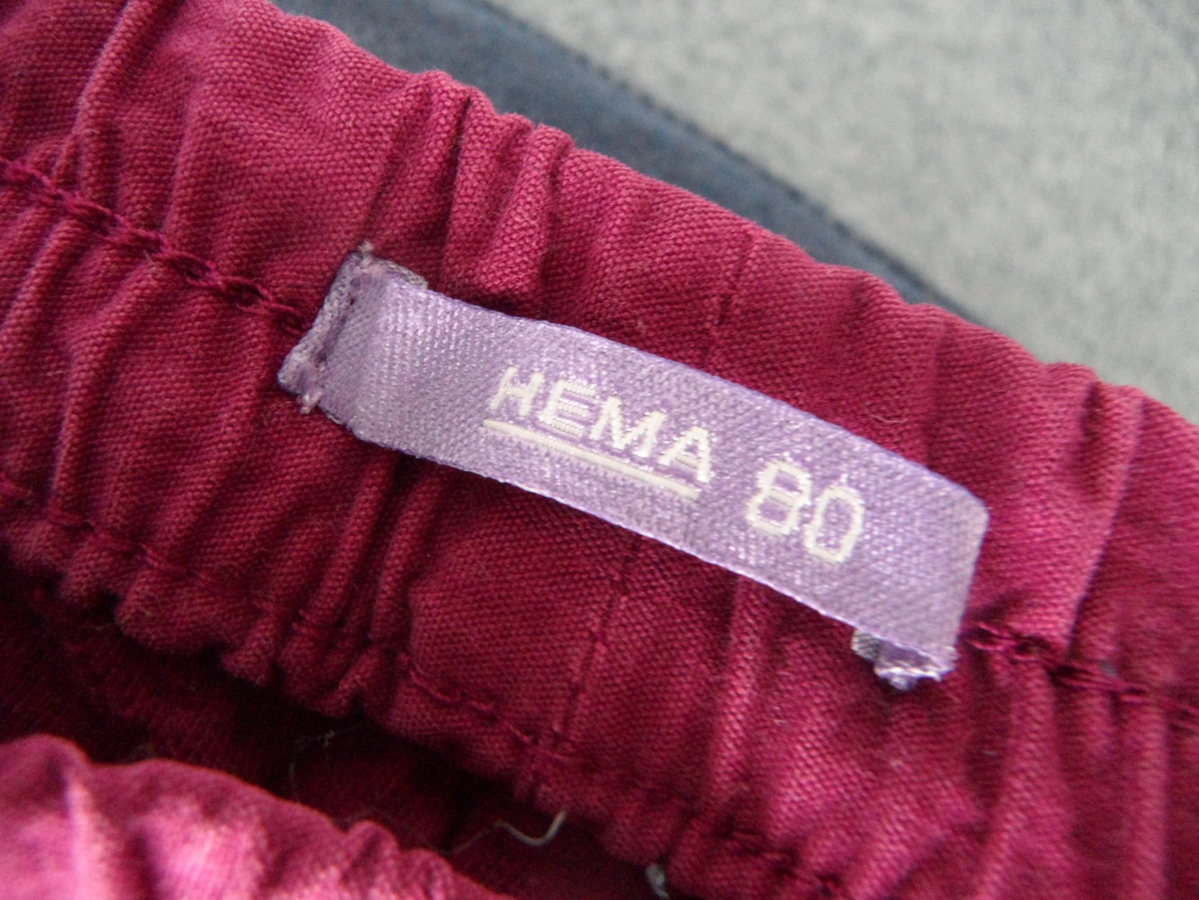 Hema süße beerenfarbene Übergangs-Hose gefüttert