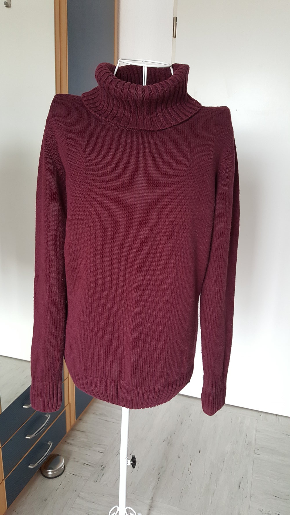 442. Rollkragenpulli von Tom Tailor, Gr. M, Farbe beere.