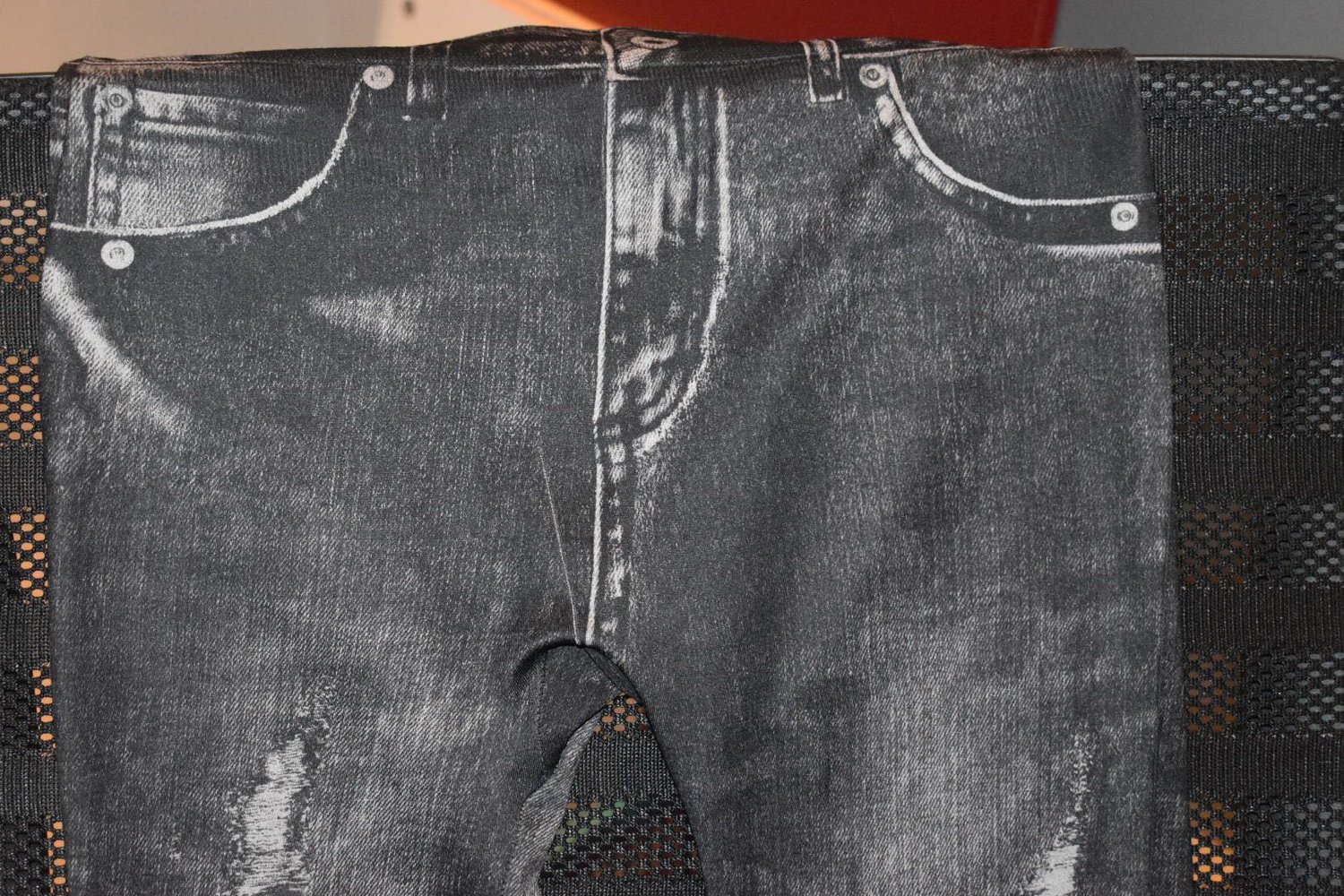 Loggins im Jeansform