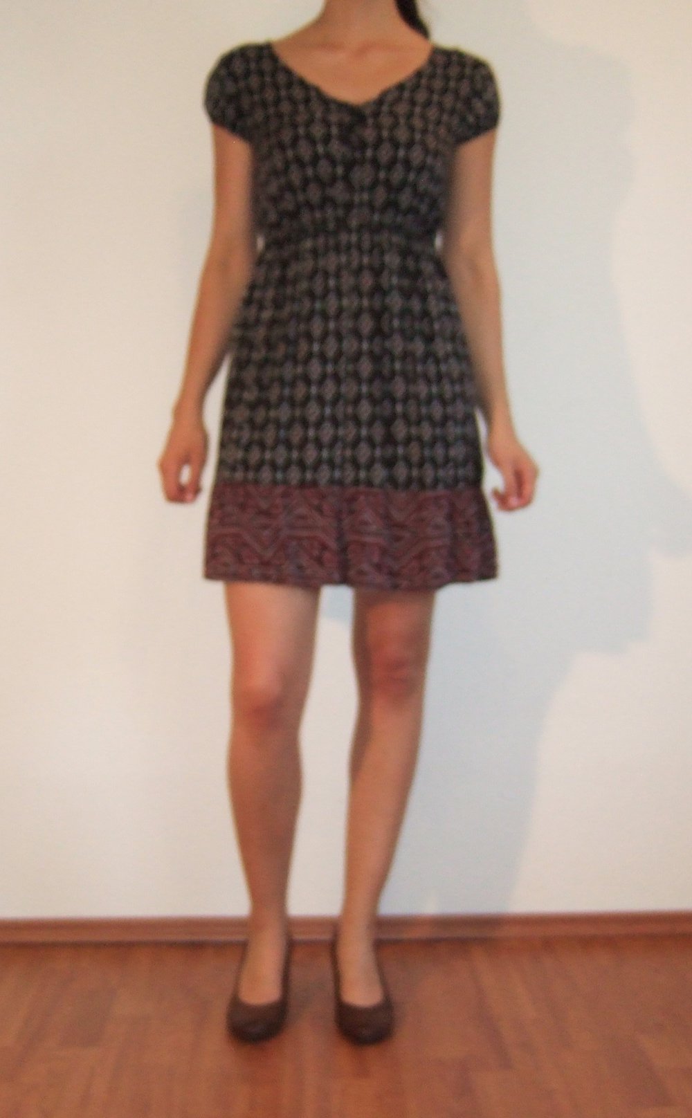 Süßes Kleid mit Ärmeln