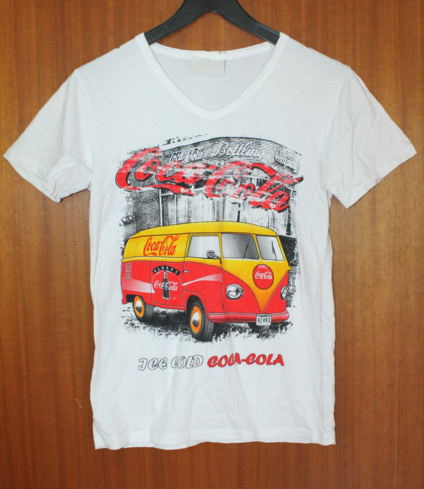 weißes T-shirt mit Aufdruck Coca Cola