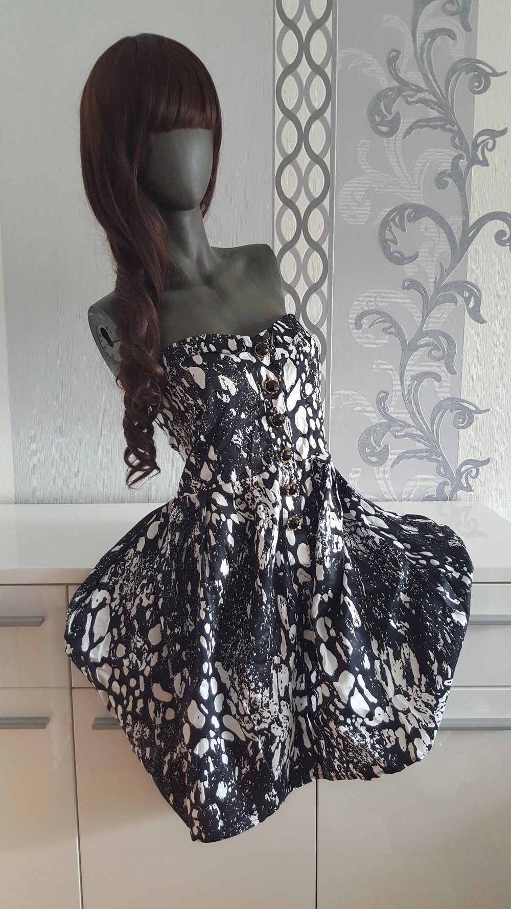 Kleid Schwarz Weiß Ballonkleid Schulterfrei 40 42 L XL