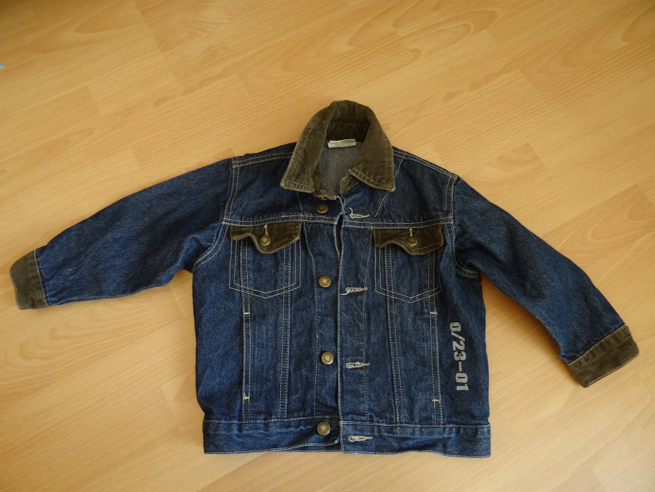 Tolle Jeansjacke Gr. 98 - TOP - wie neu - nur zweimal getragen