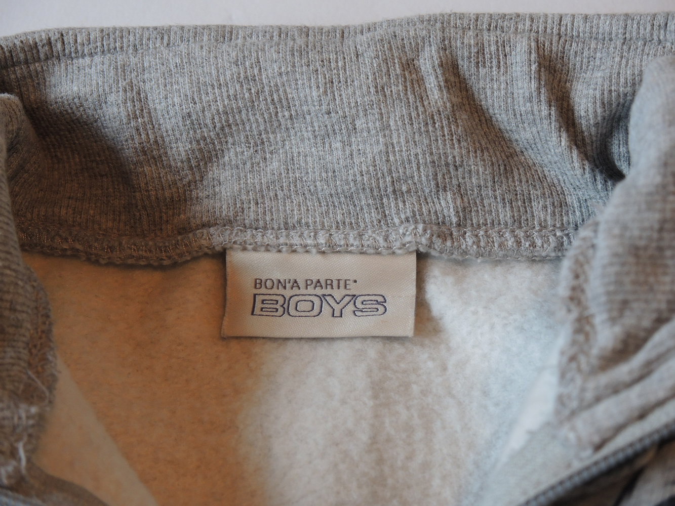 coole Sweatjacke von Bon´A Parte Mode aus Dänemark grau Adler Aufdruck Größe 110